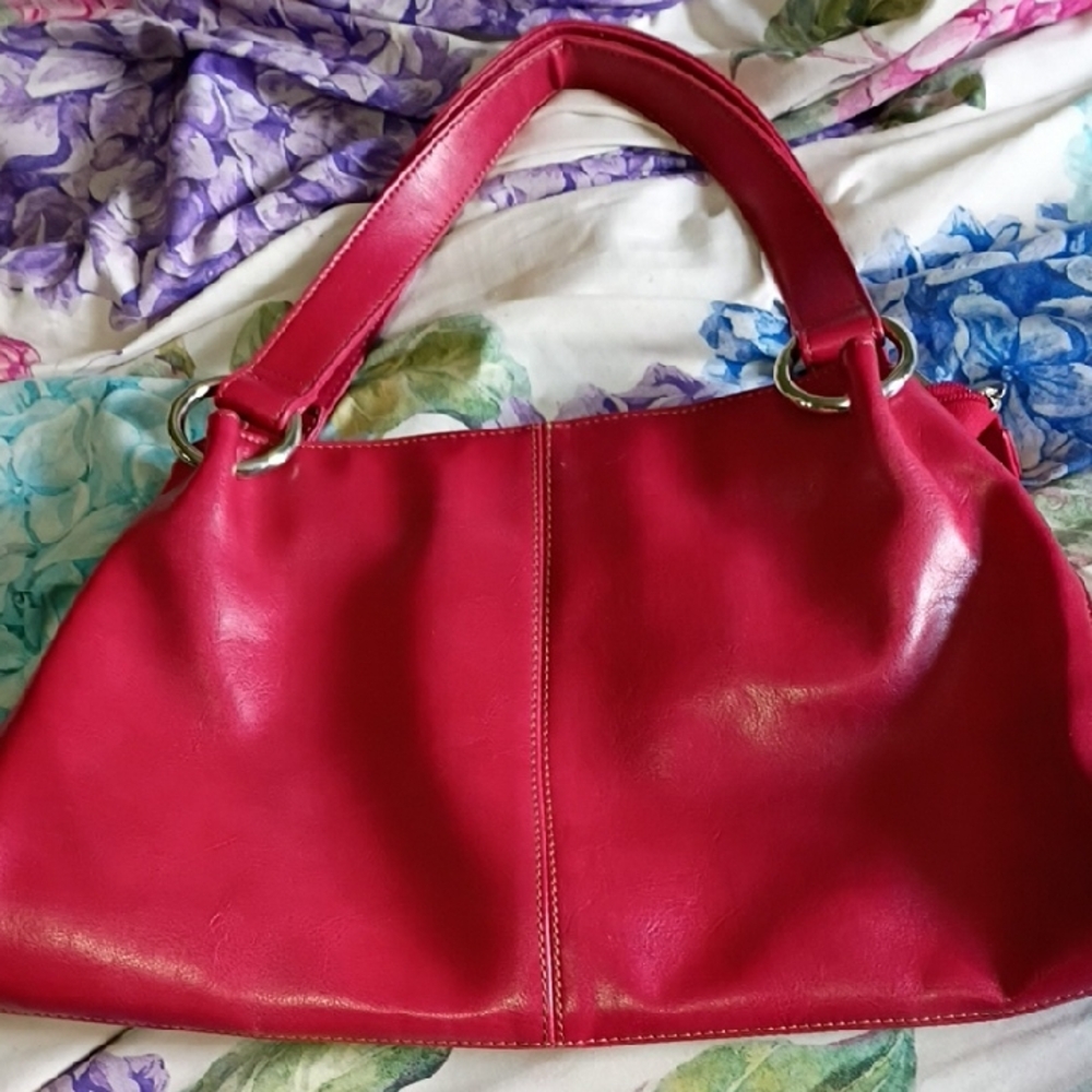 Rina Rich Red Shoulder Bag with Glossy Finish